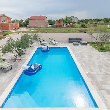 Holydaj Homee Iva Benkovac