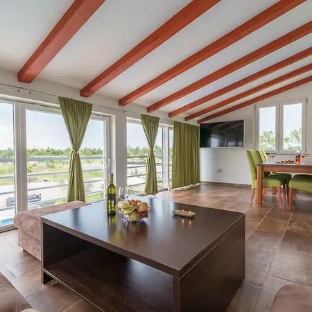 Holydaj Homee Iva * Benkovac