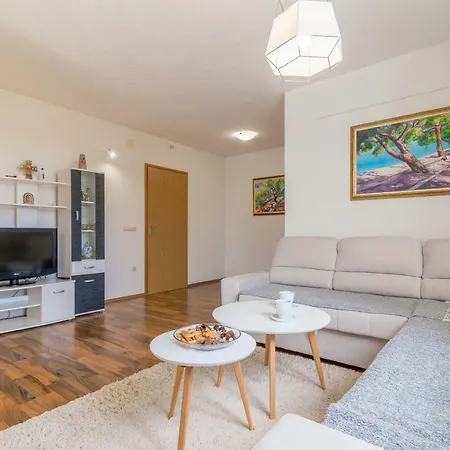 Holydaj Homee Iva Villa Benkovac