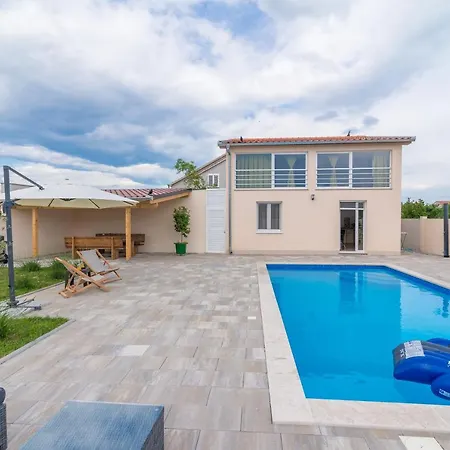 Villa Holydaj Homee Iva Benkovac
